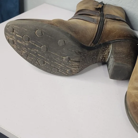 Martina Buraro Italy Leather Ankle Boots Harness Distressed Fleece Lined Heel - Picture 7 of 7